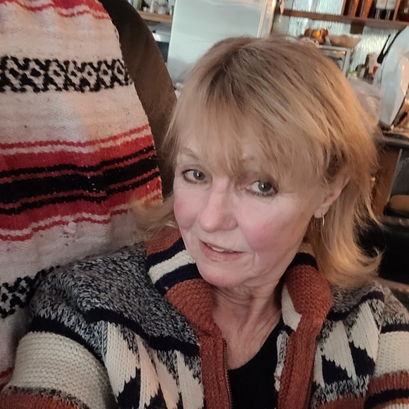 Meet your Posher, Pati - Picture 3 of 5